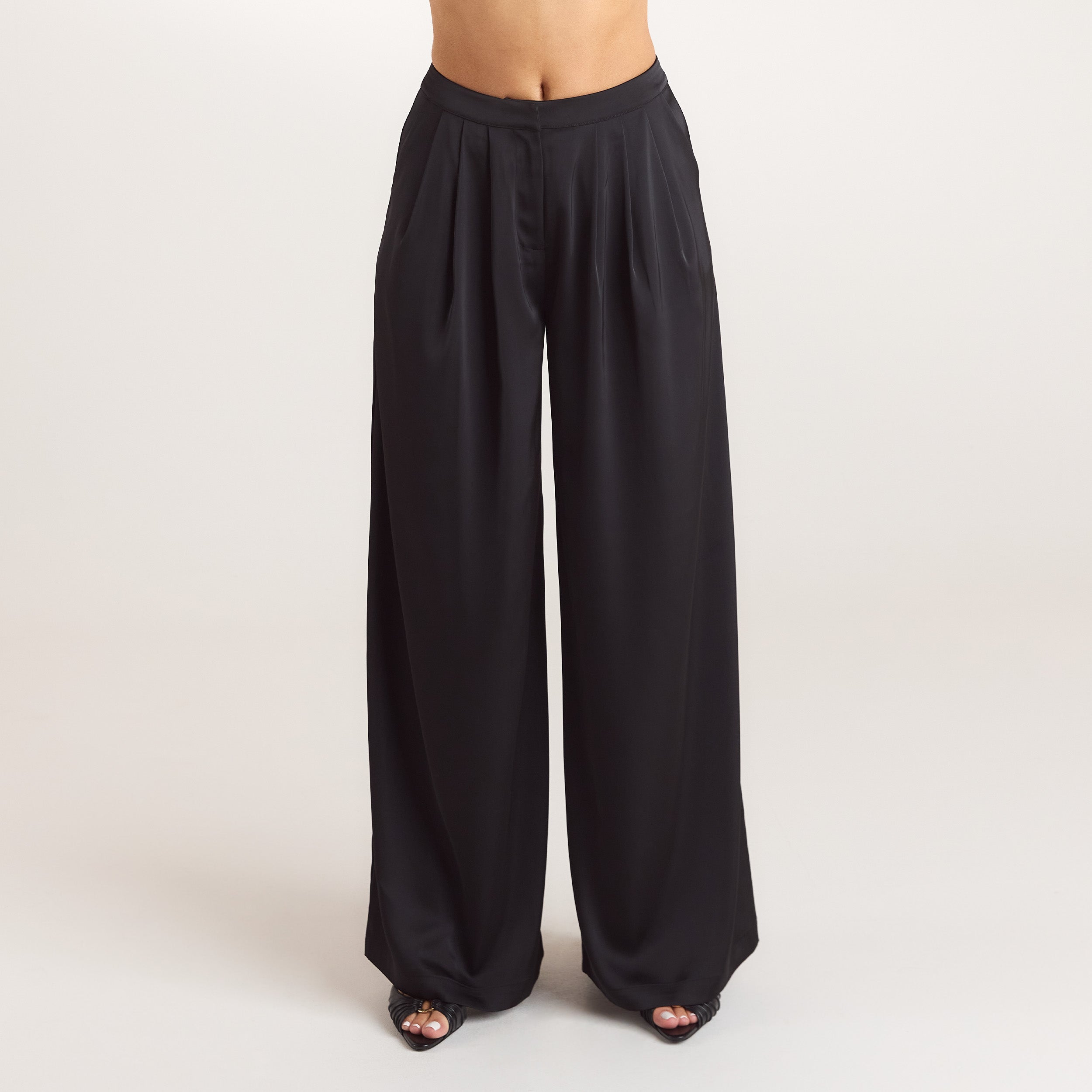Satin Pleated Trousers - Black