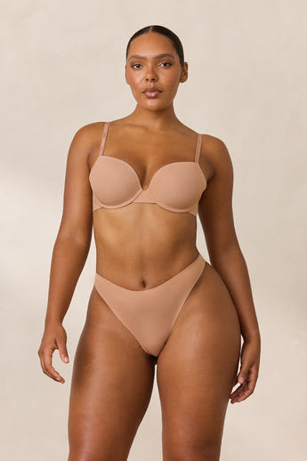 Amber, 36D/L