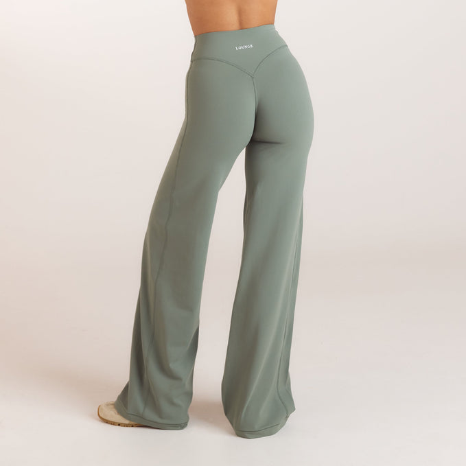 ContourSoft Straight-Leg Leggings in Sage Green
