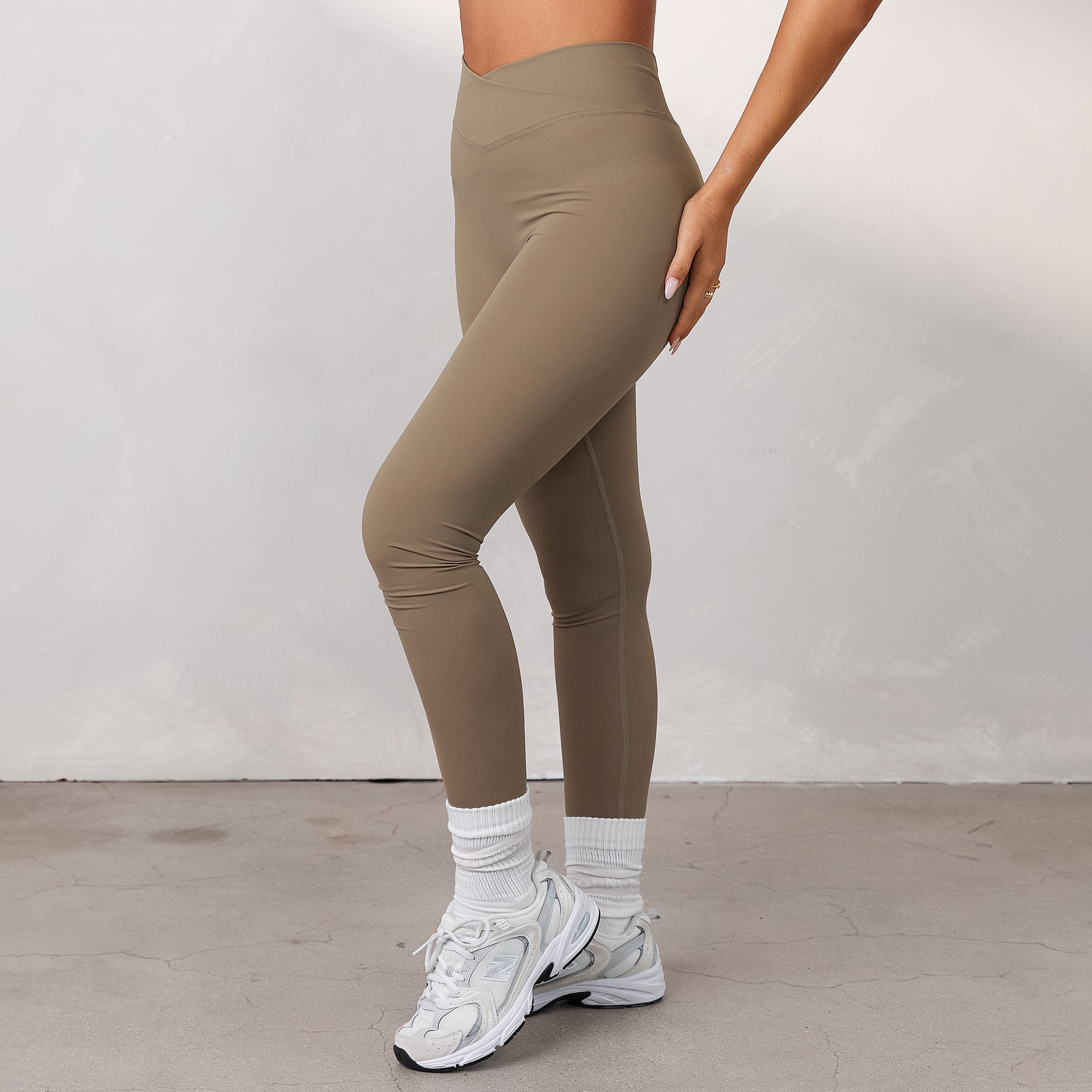Silhouette Crossover Leggings | Adison, S