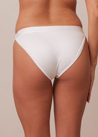 Sleek Mindful Bra & Thong/Briefs Set - White – Lounge Underwear