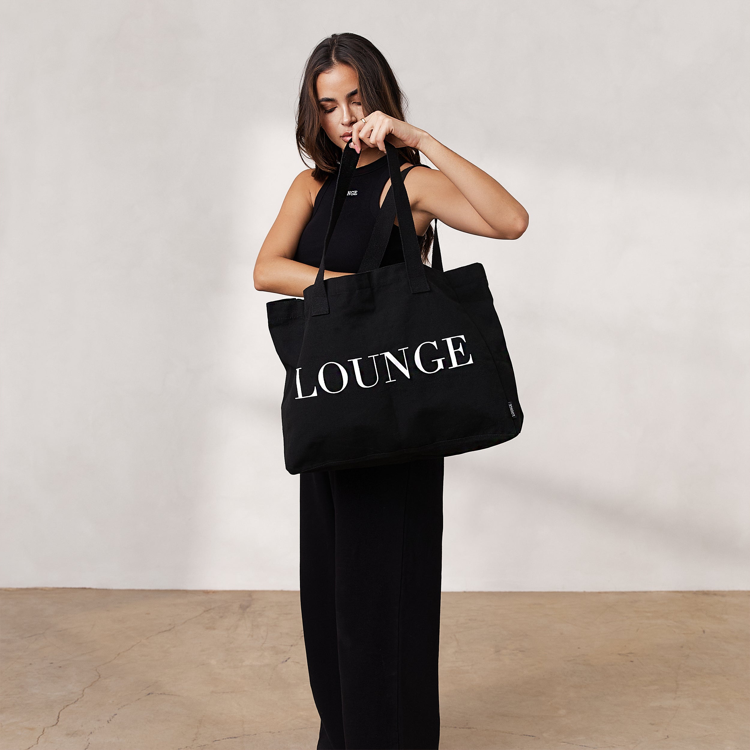 Signature tote shop