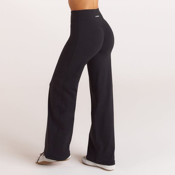 ContourSoft™ Straight-Leg Leggings in Black
